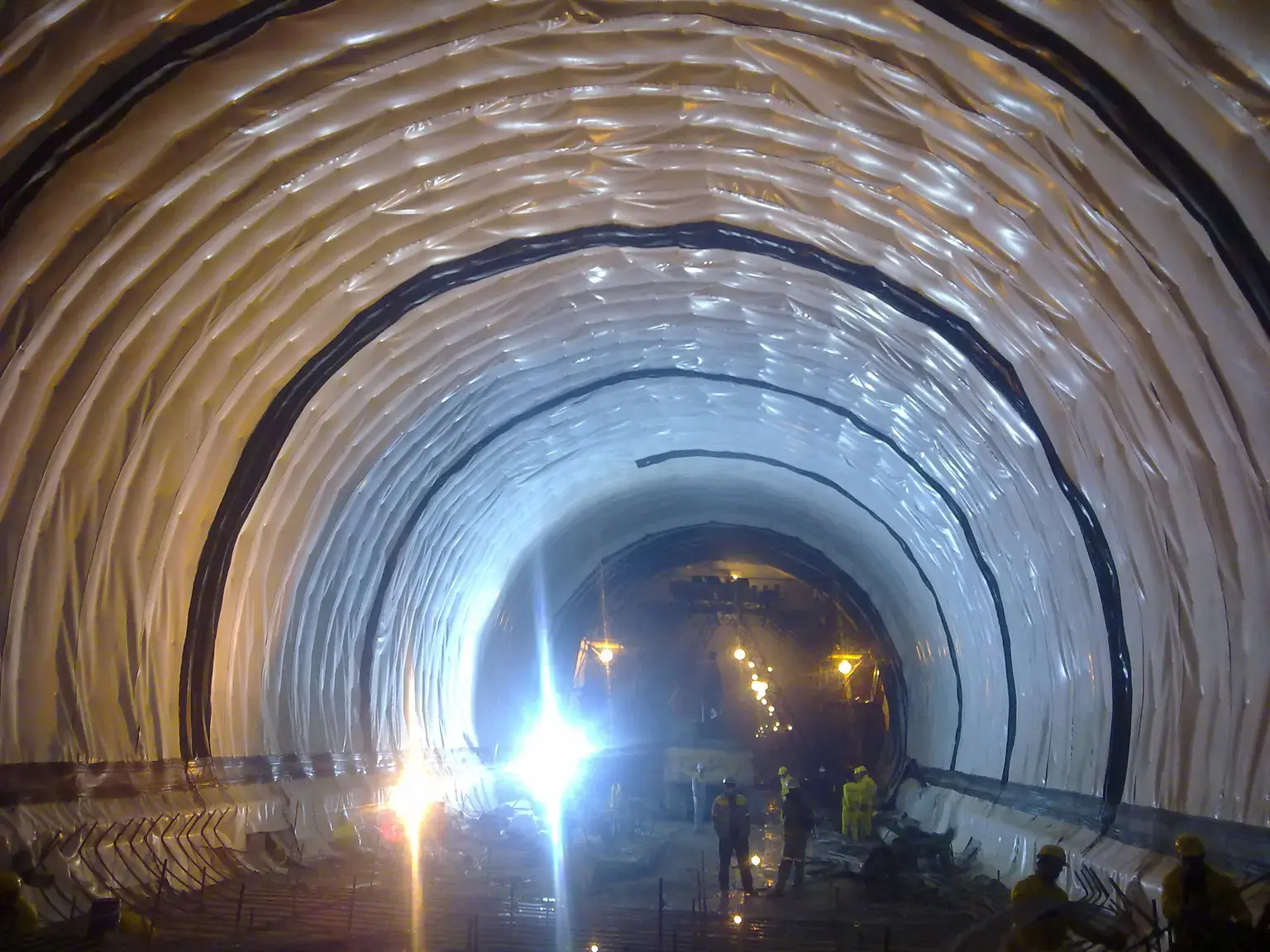 ایزولاسیون تونل شیرین سو قزوین با ورق ژئوممبران